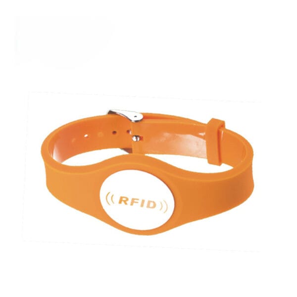 İş Kıyafetleri için HF NFC UHF RFID Çamaşır Etiketi